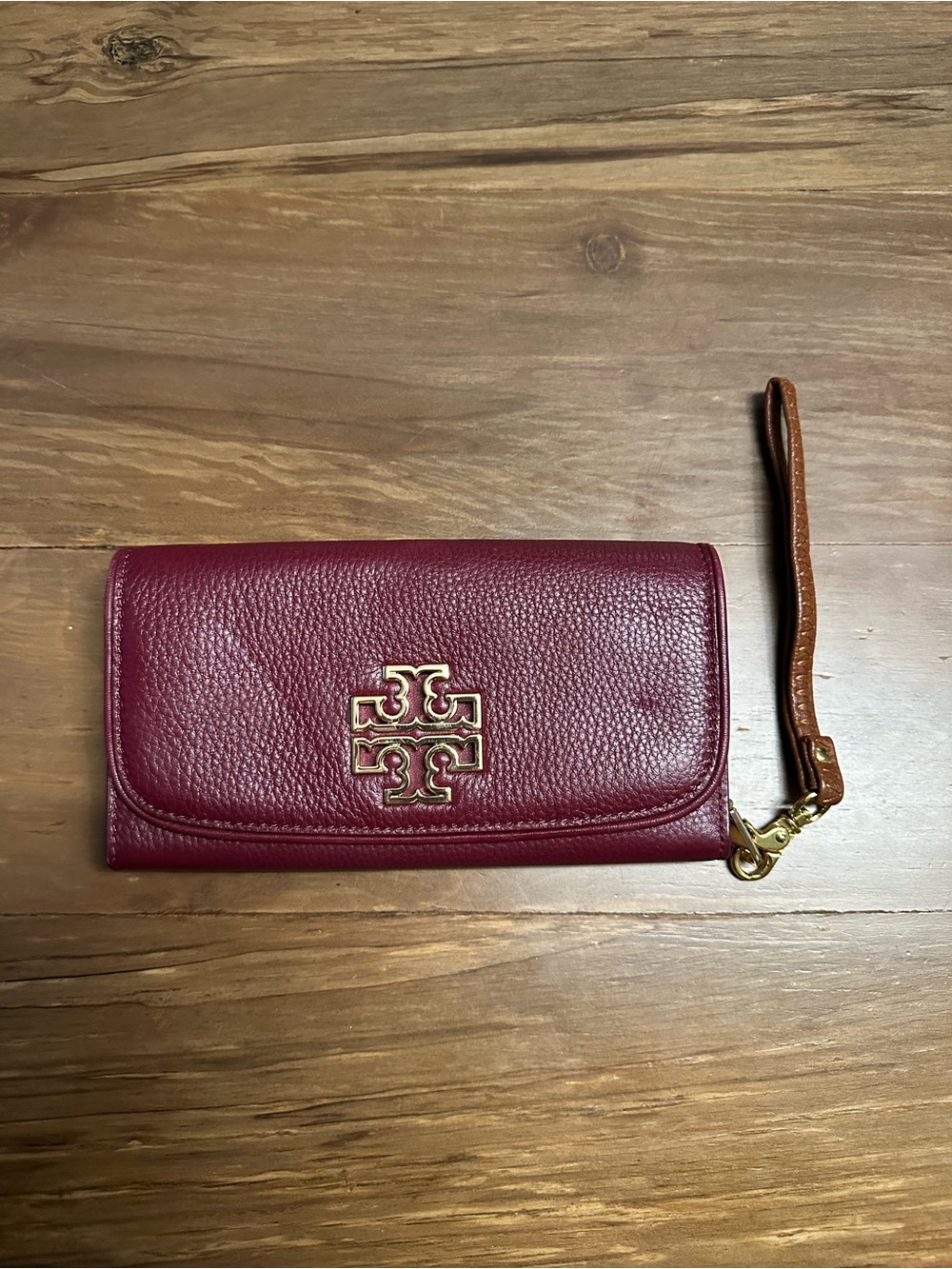 Tory Burch Burgundy Pebbled Leather Wristlet Wallet with Gold Logo